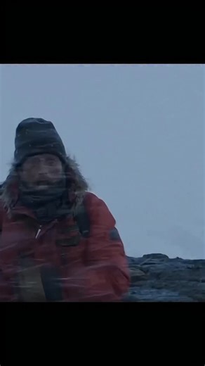 film dünyası.. on Instagram: "🎬 Arctic 🎞️Orijinal Adı: Arctic 📆Yapım Yılı: 2018 📺İlk Gösterim Tarihi: 📅 21 Mayıs 2018 – Cannes Film Festivali (Dünya prömiyeri) 📅 1 Şubat 2019 – ABD vizyon tarihi Süre: ⏱️ 97 dakika (1 saat 37–38 dakika) 🎞️ Film Bilgileri Tür: Hayatta Kalma • Dram • Macera Yönetmen: Joe Penna Senaryo: Joe Penna, Ryan Morrison Başrol: Mads Mikkelsen Ülke: ABD / İzlanda Dil: İngilizce (çok az diyalog) 📖 Konusu Arktik’te meydana gelen bir uçak kazasından sonra hayatta kalan t