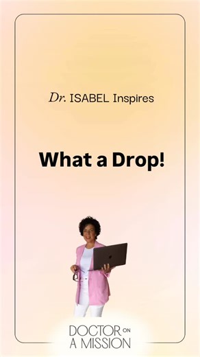 🌿 The Remarkable Birth of a Giraffe 🦒 Did you know that when a baby giraffe is born, it enters the world with a 2-meter drop to the ground? That’s right — its very first experience of life is a literal fall. 💥 But that tumble serves a powerful purpose. It shocks the newborn into taking its first breath and strengthens its legs for the journey ahead. Within an hour, the calf is standing — wobbly but determined — and within just a few hours, it’s running alongside its mother. This natural trial