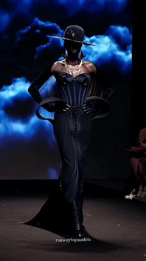 runwaytopmodels | Robert Wun Haute Couture F/W 2024/25 . . . #robertwun #hautecouture #moda | Instagram