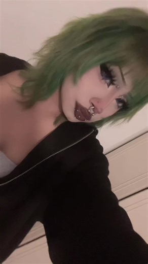 i love these contacts (iceburg blue by aprileye, link in my bio for money off them😛) #alt #greenhair #fypシ #aprileye @Aprileye