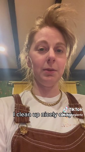 Simone Giertz (@simonegiertz)’s videos with Oh Yeah - Ferris Bueller