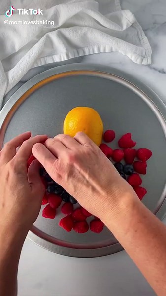 Elmo Fruit Platter for a 2nd Birthday Party | Fun Sesame Street Treat!