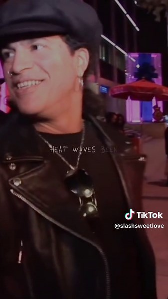 The Ultimate Slash Fan Experience - Slash Edits, Guns N' Roses and More!