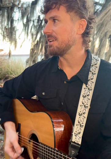 Zach Bryan's Hilarious Acoustic Mistake on Rivers and Creeks