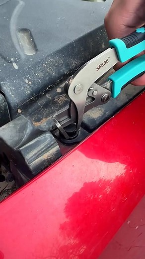 Easy to remove all kinds of fasteners, clips, buckles, and rivets, and open the panels effortlessly without damage. | Realityous