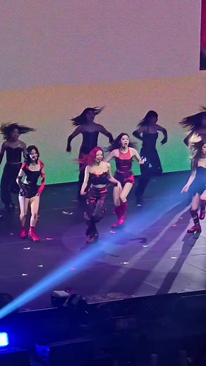Itzy's Epic Dance Break in Sydney