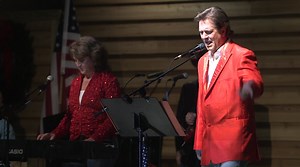 Tim Farmer performs "Blue Christmas" in the style of Elvis Presley. | Tim Farmer's Country Kitchen