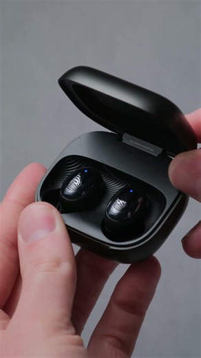 JBL Live Buds 3 | TWS with a functional screen