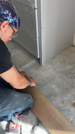95K views · 308 reactions | PRO TIPS‼️ #reelsviralシ #fypviralシ #reelsfypシ #viralreelschallenge #fypシ #construction #flooring #tips | Favored Accents LLC | Facebook