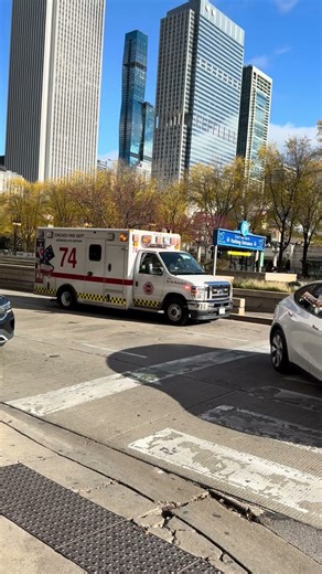 City of Chicago Fire medic 74 responding