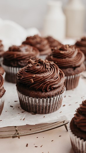 Ella | Baker + Blogger on Instagram: "These triple chocolate fudge cupcakes are a chocolate lover’s dream! They’re filled with homemade ganache and topped with whipped ganache frosting. Comment ‘recipe’ below and I’ll send you the link to the full recipe, or find it at my link in bio! #chocolatecupcakes #chocolateganache #chocolateganachefilling #chocolateganachefrosting #chocolatelover #cakelover #chocolatefudgecupcakes"