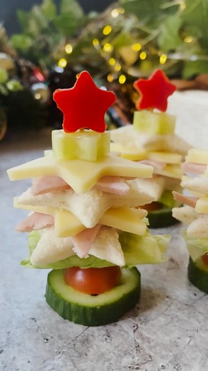 Christmas Tree Sandwiches Make these deconstructed Christmas Tree Sandwiches, perfect for a festive inspired lunch or even as starters for the kids on Christmas Day! | My Fussy Eater