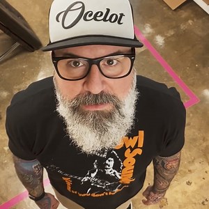 “This is where we are. And now it’s our normal. It’s how we know to move.” The Coronavirus pandemic has upended all our lives, and we’re still adjusting. Now that things are opening up and we’re trying to piece together some semblance of our old lives, small business owners find themselves on the frontline. In this episode of Essentials, we see a day in the life of the workers getting us back to a new normal. In partnership with Mailchimp. Watch the full video: https://vice.video/385PJem | VICE