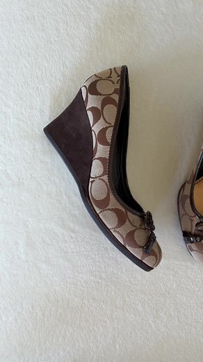 Coach Heels Brown Leather Bow Size 7 | Cherrypink22 Depop