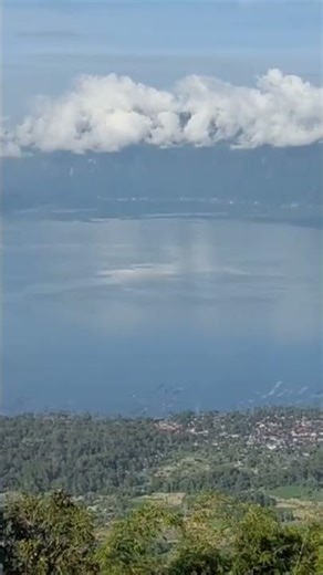 view danau maninjau dari lokasi kemping