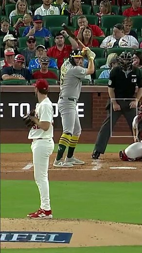 ALL IN THE FAMILY! Cardinals broadcaster Chip Caray had the ultimate proud dad experience 🥹