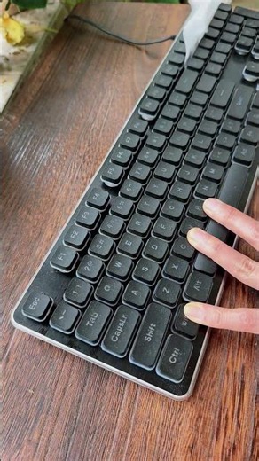 Tricks to clean the keyboard without dismantling it #lifehacks
