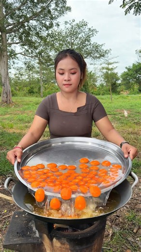 Golden, garlicky, and full of wok flavor — this fried rice recipe will make your kitchen smell like heaven!  | Best meals | Facebook