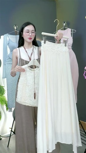 Set váy áo ren hoa rỗi cổ tròn mix chân váy maxi dáng dài