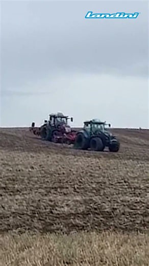 Landini & McCormick on demo at the Mogeely Vintage Club Demo Day #tractor #agriculture