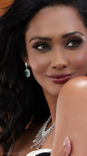 වයසට යන්නේ නැති යුරේනි❤️❤️#actress#ytshorts#yureninoshika#trending#foryou#photoshoot#shorts #model