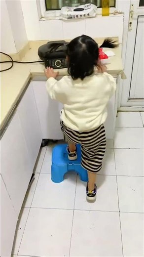 Dudu, a picky eater, refused to eat, but actually fried a whole pot of fries by herself! #DuduIsC...