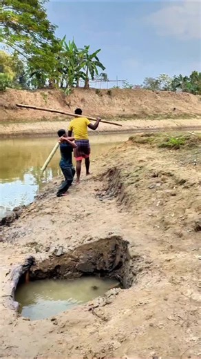 funny moments funny post funny jokes funny Pranks #fyp #Prank #100k #funny #tending funny awkward moment easy prank ideas at home mistaken identity prank video electric shock funny electric shock moment funny