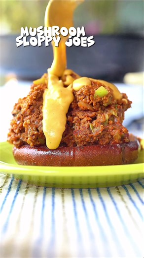 Exciting news - the Recipe Club is now live! Click the link in my bio. Seeking a meat alternative? Let's convert these Baby Bella mushrooms into mushroom mince, perfect for tacos 🌮, burritos, chili, and more. The Turnip Vegan Recipe Club is finally here with 100 recipes at your fingertips! Be sure to join my Email list via the link in my bio to receive updates. The recipe for the mushroom mince, among many others, is now available! Stay tuned for more surprises ☔️ 😉 Elevating my game just in t