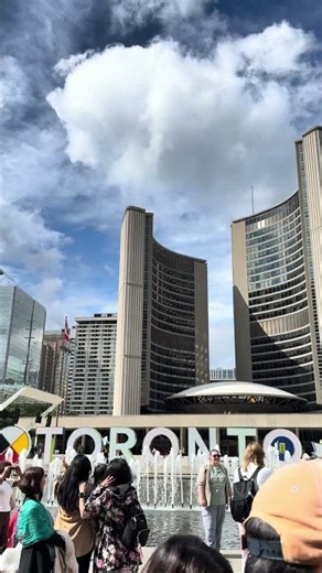 Toronto City Hall Toronto’s Most Famous Square? 8169 Nathan Phillips Square#canadaontheroad