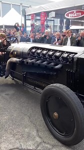 818K views · 28K reactions | A chassis with a 1907 chain drive forms...