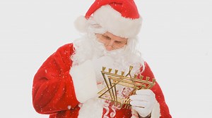 You don’t need to spend any money for the Office Hours annual FREE FOR ALL non-denominational Holiday Special! Tune in LIVE with music, surprises and special guests TODAY Thursday 12/18 at 10am PT (1pm ET) at youtube.com/live/8XCF3ZXc0e4 | Tim Heidecker