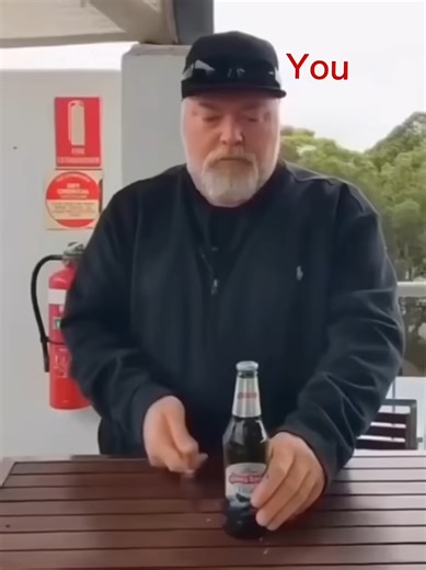 How to open a cola correctly