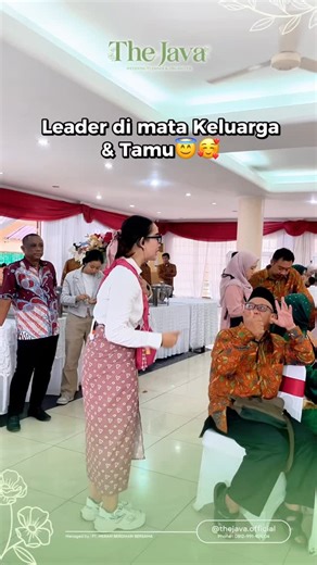 The Java Wedding Planner & Organizer on Instagram: "Yuk konsultasikan moment special kalian bersama The Java Wedding Planner & Organizer, For Your Precious Moment ;) ✨ Our Sosial Media ✨ Instagram : @thejava.official Threads : thejava.official Tiktok : thejava.official Facebook : thejava.official YouTube Channel: thejava.official For Information and detail packages, please kindly contact us on 0812-991-991-04 or simple check our Bio ! Thankyou Couple 🥰 💐✨ #WeddingBythejava #thejavawedding #wed