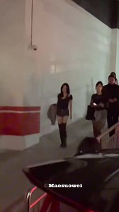 مىىتت الكوريين مجانين يحسبون نينق و جيزيل متهاوشين ويقولون عشان كذا مالازم تدخلون علاقات حب بالعمل