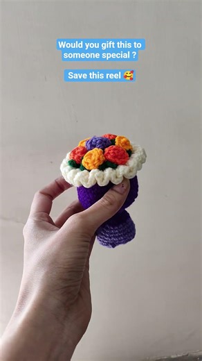 mini bouquet#crochetwithlove#giftbox#velentinespecial#crochettutorial#viralreels#woolencraft#shorts