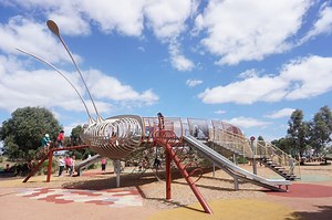 Golden Sun Moth Park | Cragieburn Playground | TOT: HOT OR NOT