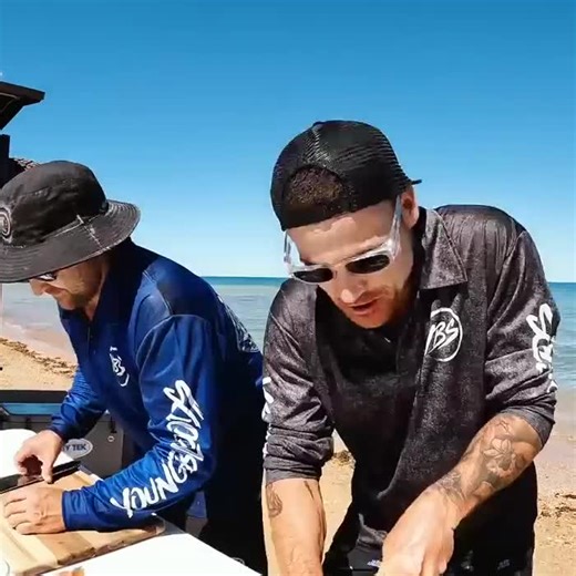 Giant Lobster Catch And Cook With My Family_05 #YSB #YoungBlood #YSBLifestyle #LivingFromOcean