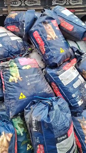 ♻️ Ajude os animais e o meio ambiente ao mesmo tempo! 💚 Você sabia que as tampinhas plásticas podem salvar vidas? 🐶🐱 Aqui na APAMA, realizamos a arrecadação de tampinhas plásticas para reverter o valor obtido na reciclagem em alimentação, medicamentos e cuidados dos animais resgatados. Cada tampinha faz diferença! Além de ajudar nossos peludos, você também contribui para um mundo mais sustentável, reduzindo o lixo que iria para o meio ambiente 🌎✨. A reciclagem é um gesto simples, mas com um 