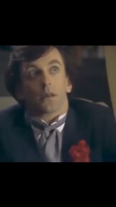 #Suzanne #fabriziodeandre #leonardcohen #faber https://youtu.be/LbUJZZzxHJA?si=rpj-hQIvBh0qv1WQ | Io volevo solo imparare a suonare il sax