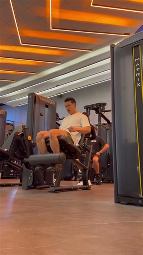 Cadeira Extensora - Machine Leg Extension