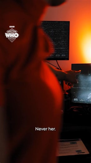 the only correct reaction when seeing a Weeping Angel #thewhoniverseshow #doctorwho | Doctor Who