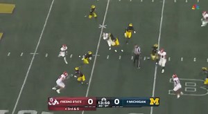 Zeke Berry with the interception 〽️ #GoBlue | Michigan Football on UMGoBlue