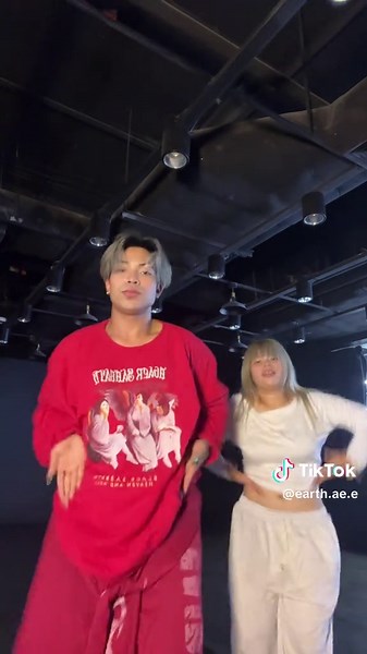 DC : ME Remix Dance Challenge