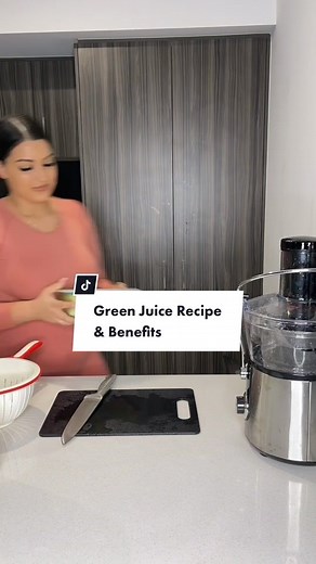 Like & Follow for Part 2! Everyday green juice recipe and benefits #greenjuice #greendetoxjuice #celeryjuicebenefits #juicewithme #juicingrecipes #fy
