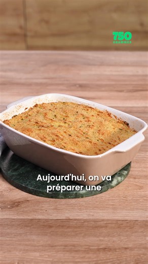 Aujourd'hui c'est... Brandade de morue !!!🐟 Une recette qui risque d'en ramener plus d'un en enfance 🤭 500 g de dos de cabillaud (ou queue, sans la peau) 2 pincées de sel ou sel fin 1 kg de pomme de terre à purée 2 gousses d'ail 50 cl d'eau 50 cl de lait 1 bouquet de bouquet garni 4 c. à s. d'huile d'olive ½ botte de ciboulette 2 c. à s. de chapelure Lavez et épluchez les pommes de terre, puis coupez-les en rondelles épaisses. Plongez-les au fur et à mesure dans un saladier d’eau froide afin d