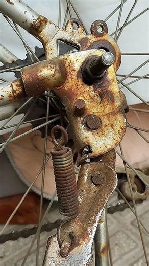 Trick to install a bicycle jack spring #bicycle #tricks