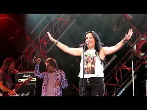 Starship - Stephanie Calvert "White Rabbit" @Epcot September 12, 2017