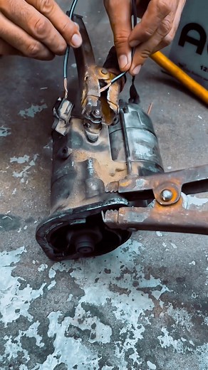 25K views · 20 reactions | Quick Test! How to Check a Car Starter Motor with a Battery ⚡️ #StarterMoto #CarTroubles #DIYMechanic #BenchTest #bigmechanicades #Mechanic | Ecko Ecko | Facebook