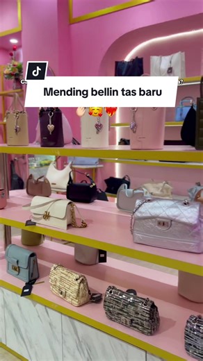 Udah 2026 ngasih kado valentine yang nex level deh dari cokelat , beliin tas baru aja di jamin happy dan makin sayang🫰🏻🤩#kado #valentine #jimshoney #ide #fyppppppppppppppppppppppp