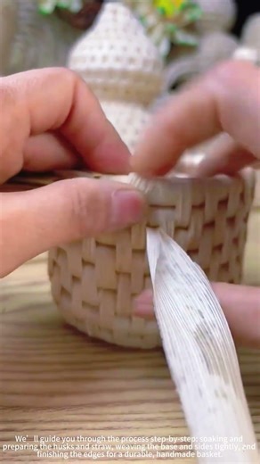 Crafting Baskets from Corn Husks & Straw! 🧺
